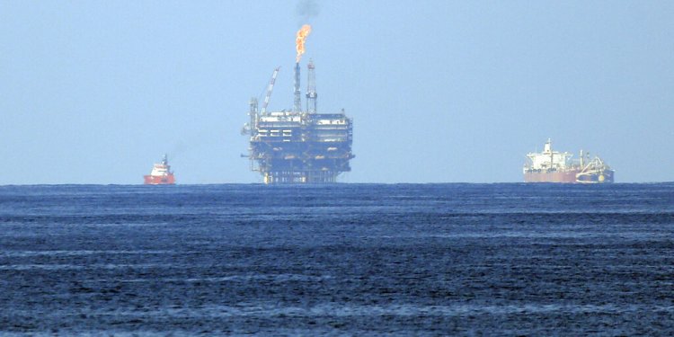 Λιβύη: Διαδηλωτές εμποδίζουν τη φόρτωση πετρελαίου σε δύο μεγάλα λιμάνια Λιβύη: Διαδηλωτές εμποδίζουν τη φόρτωση πετρελαίου σε δύο μεγάλα λιμάνια