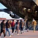 Εικόνες ντροπής – Αλυσοδεμένοι μετανάστες έφυγαν με στρατιωτικό αεροσκάφος από τις ΗΠΑ Εικόνες ντροπής – Αλυσοδεμένοι μετανάστες έφυγαν με στρατιωτικό αεροσκάφος από τις ΗΠΑ