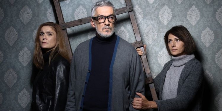 «Η Ράβδος» του Μαρκ Ρέιβενχιλ επιστρέφει με νέα διανομή στο Θέατρο της Οδού Κυκλάδων