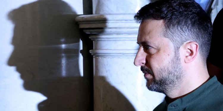 POLITICO: Σβήνουν οι ελπίδες στην Ουκρανία καθώς Τραμπ και Πούτιν έρχονται πιο κοντά