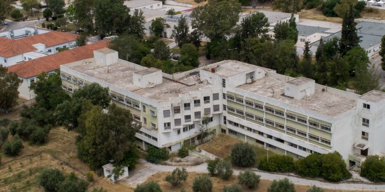 Τρόφιμος σκότωσε με σπασμένο γυαλί 44χρονη – FANTOMAS.GR
