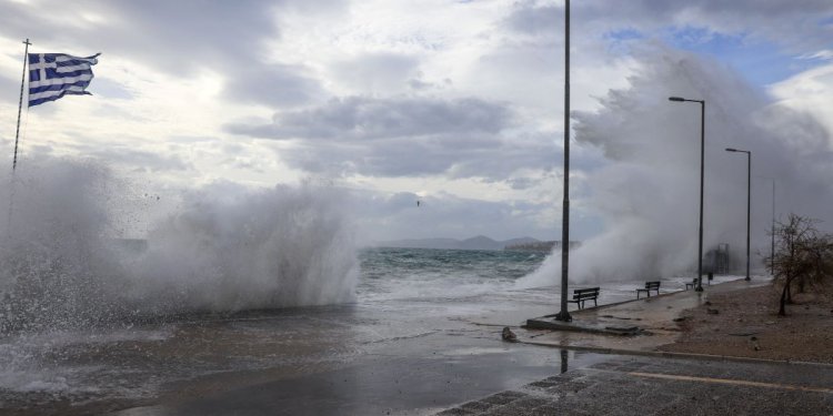 Βροχές, καταιγίδες και θυελλώδεις άνεμοι μέχρι το απόγευμα της Πέμπτης – Συστάσεις της Πολιτικής Προστασίας στους πολίτες