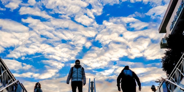 Ηλιοφάνεια και νεφώσεις την Κυριακή Ηλιοφάνεια και νεφώσεις την Κυριακή