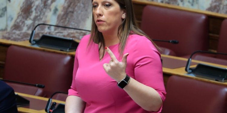 Αντιπαράθεση Κωνσταντοπούλου – Μπούγα στη Βουλή για τα Τέμπη – FANTOMAS.GR