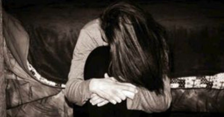 Καταδίκη εκπαιδευτικού για σεξουαλική παρενόχληση μαθήτριας κατά την παράδοση ιδιαίτερων μαθημάτων