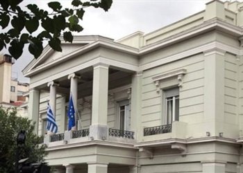 Οι ΗΠΑ τα βρίσκουν με τη Ρωσία στην Ουκρανία, η Κίνα μας πιέζει και ο ελληνικός προβληματισμός για την εξωτερική πολιτική μεγαλώνει  