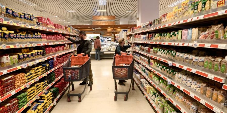 Νέοι κανόνες στα σούπερ μάρκετ – Ο καταναλωτής θα μπορεί να συγκρίνει τιμές σε προσφορές και εκπτώσεις