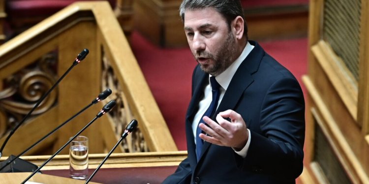 Ανδρουλάκης: Προσωπικό ρουσφέτι του Μητσοτάκη ο Λαζαρίδης – Σας εκβιάζει ο απόστρατος του Ισραήλ