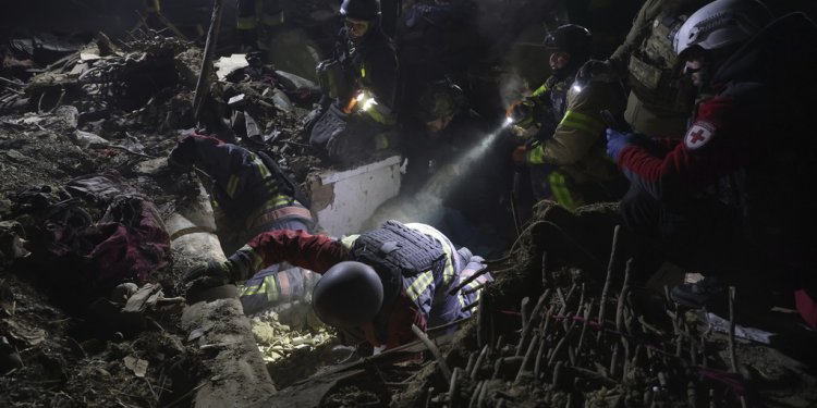 Κλιμακώνονται οι επιθέσεις στην Ουκρανία – Ρωσικά πλήγματα στη Ζαπορίζια