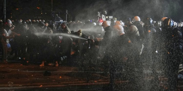 Ο ΟΗΕ εκφράζει μεγάλη ανησυχία για τις συλλήψεις στην Τουρκία και ζητά ενδελεχείς έρευνες