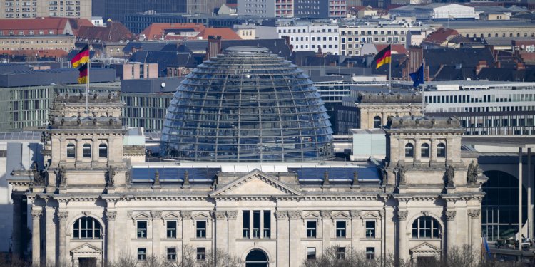 Μπούντεσταγκ: Έκτακτη σύγκληση της απερχόμενης Βουλής για αμυντικές δαπάνες και δημόσιες επενδύσεις