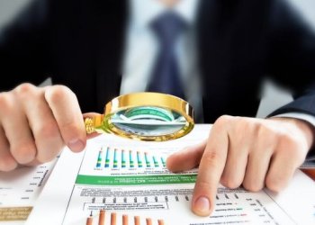 «Σβήνει» 6 δισ. ευρώ παλιά χρέη η Εφορία: Τι αλλάζει για λογαριασμούς, ενημερότητα και κατασχέσεις