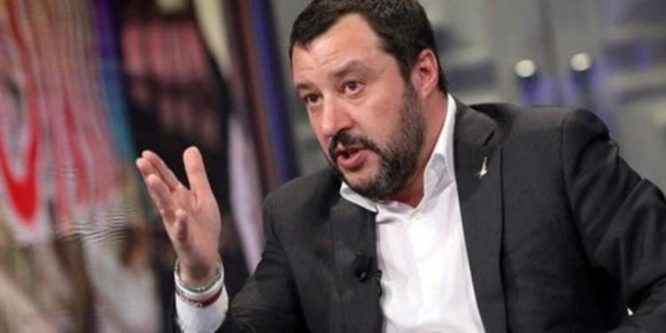 Ιταλία-ΗΠΑ: Τηλεφωνική επικοινωνία του Ματέο Σαλβίνι με τον Αμερικανό αντιπρόεδρο Τζέι Ντι Βανς – «Ενοχλημένη η Μελόνι», σχολιάζει ο Τύπος Ιταλία-ΗΠΑ: Τηλεφωνική επικοινωνία του Ματέο Σαλβίνι με τον Αμερικανό αντιπρόεδρο Τζέι Ντι Βανς – «Ενοχλημένη η Μελόνι», σχολιάζει ο Τύπος