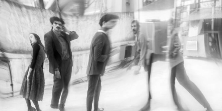 Το «Βαδίζοντας» του Thomas Bernhard, ως ένα αισθητηριακό μουσικό ταξίδι από την ομάδα Transantlantic Το «Βαδίζοντας» του Thomas Bernhard, ως ένα αισθητηριακό μουσικό ταξίδι από την ομάδα Transantlantic