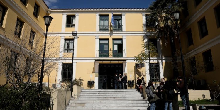 Δίωξη για πλημμελήμματα σε 11 συλληφθέντες στα επεισόδια χθες το βράδυ – FANTOMAS.GR