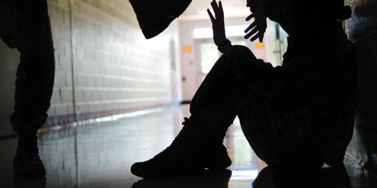 ΕΔΕ για περιστατικό ξυλοδαρμού μαθητή από άλλους μαθητές σε δημοτικό σχολείο στο Παλαιόκαστρο ΕΔΕ για περιστατικό ξυλοδαρμού μαθητή από άλλους μαθητές σε δημοτικό σχολείο στο Παλαιόκαστρο