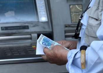 Έξι στις δέκα συντάξεις δεν υπερβαίνουν τα 1.000 ευρώ μεικτά ενώ εντείνονται οι εισοδηματικές πιέσεις για τους νέους συνταξιούχους