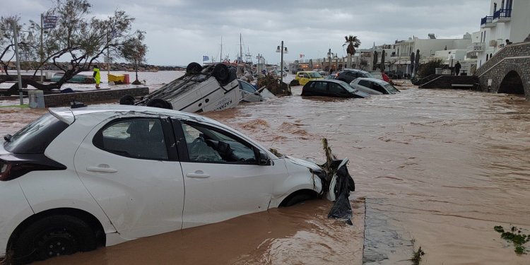 Στην Πάρο θα μεταβεί αύριο ο υφυπουργός Κλιματικής Κρίσης και Πολιτικής Προστασίας Κ. Κατσαφάδος Στην Πάρο θα μεταβεί αύριο ο υφυπουργός Κλιματικής Κρίσης και Πολιτικής Προστασίας Κ. Κατσαφάδος