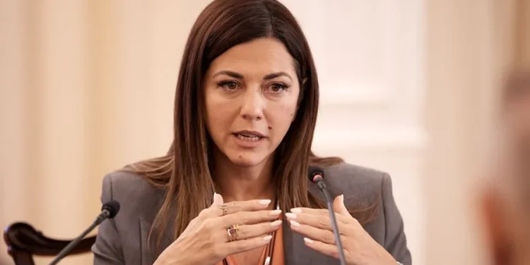 Σοφία Ζαχαράκη: Ανακοίνωσε στήριξη Πατριαρχείων και κληρικών Ομογένειας με νομοσχέδιο εντός μηνός