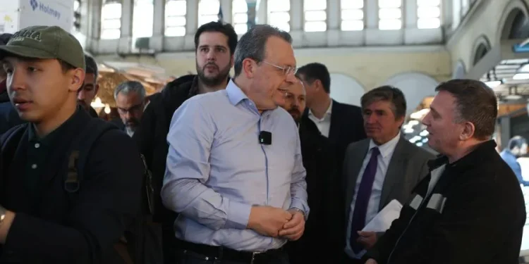 Η κυβέρνηση έχει μετατρέψει το πασχαλιάτικο τραπέζι σε πολυτέλεια  – FANTOMAS.GR