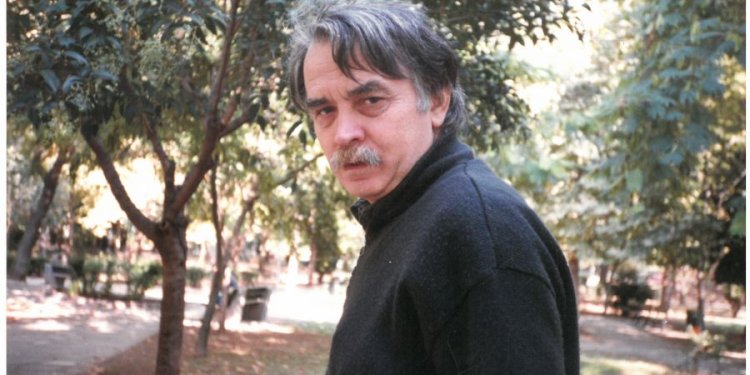 Μεγάλο αφιέρωμα στον Λάκη Παπαστάθη από το Μουσείο Μπενάκη