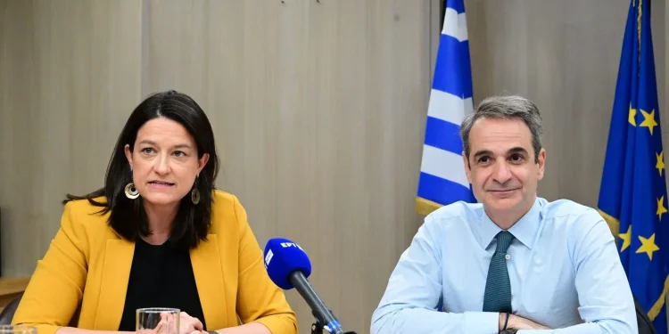 Απόλυτα πεπεισμένος ότι ο κατώτατος μισθός θα είναι στα 950 ευρώ το 2027 – FANTOMAS.GR