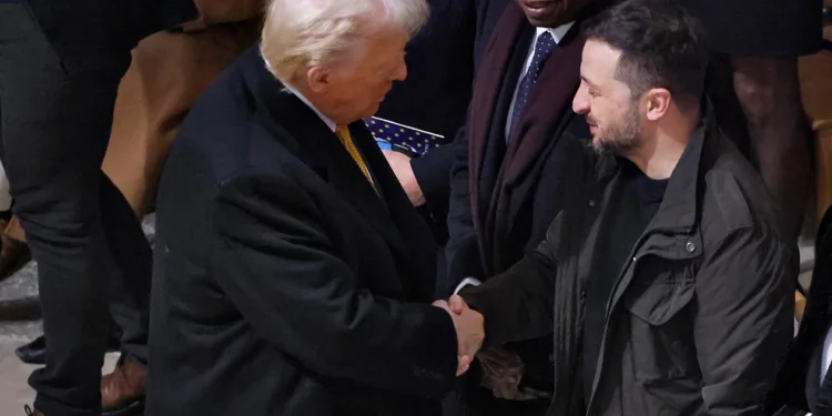 Ο Τραμπ κατηγορεί τον Ζελένσκι για τη σύγκρουση με τη Ρωσία: «Δεν ξεκινάς πόλεμο εναντίον κάποιου που έχει 20 φορές το μέγεθός σου» Ο Τραμπ κατηγορεί τον Ζελένσκι για τη σύγκρουση με τη Ρωσία: «Δεν ξεκινάς πόλεμο εναντίον κάποιου που έχει 20 φορές το μέγεθός σου»