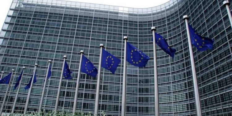 Η ΕΕ ενέκρινε ελληνικό καθεστώς κρατικών ενισχύσεων 400 εκατ. ευρώ για στρατηγικές επενδύσεις στην καθαρή τεχνολογία