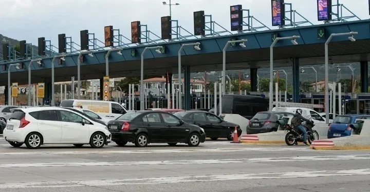 Σε εξέλιξη η έξοδος των εκδρομέων του Πάσχα – Αυξημένη κίνηση και έκτακτα μέτρα στις εθνικές οδούς