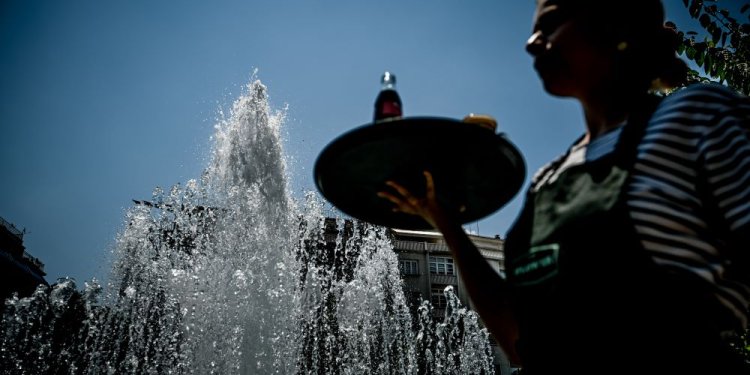 Υψηλή ανεργία και μείωση προσλήψεων ενόψει τουριστικής περιόδου – Ανησυχητικά στοιχεία από ΔΥΠΑ και ΕΡΓΑΝΗ