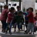 Μεμονωμένα περιστατικά που απαιτούν εξειδικευμένη ιατρική παρακολούθηση τα κρούσματα υποσιτισμού στη δομή της Σάμου – FANTOMAS.GR