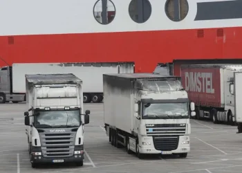 Η αύξηση στα ακτοπλοϊκά ναύλα των φορτηγών θα επιβαρύνει τον καταναλωτή