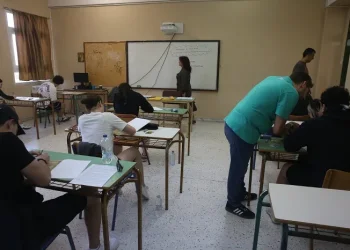 Δείτε τα θέματα και τις πρώτες απαντήσεις για τα θέματα της Νεοελληνικής Γλώσσας και Λογοτεχνίας