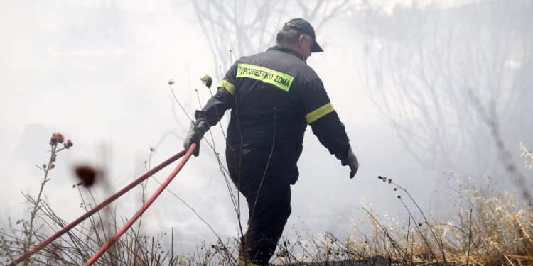 Άμεσα τέθηκε υπό έλεγχο πυρκαγιά που ξέσπασε στο Πέραμα