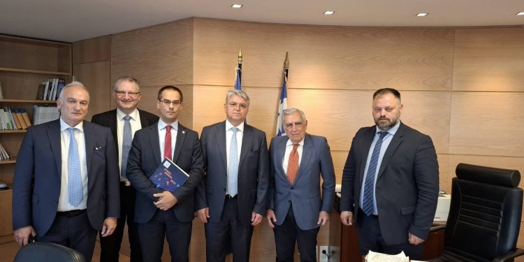 Προσωπικός αριθμός – Ανδρέας Βορύλλας: Κάνουν την Ελλάδα πειραματόζωο σε κάθε τι αφύσικο