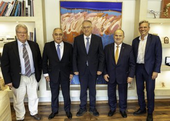 Γ. Χατζηθεοδοσιου – Μια αντιπολίτευση μονος του ….