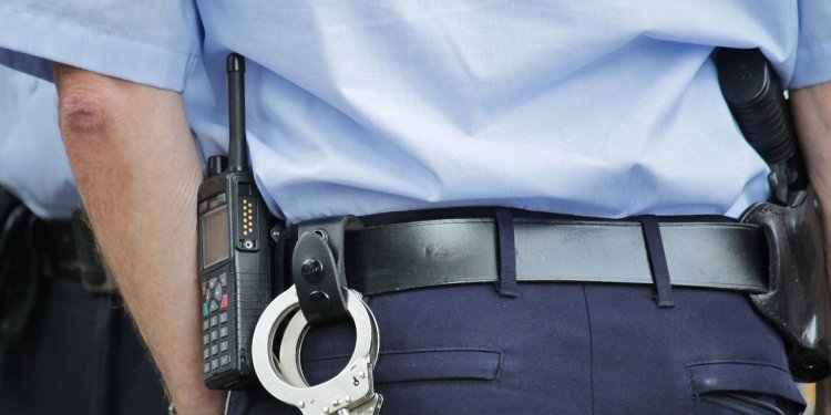 Σε εξέλιξη βρίσκεται μεγάλη επιχείρηση της αστυνομίας στην Καστοριά, μετά την απόδραση κρατούμενου από τον χώρο της χειρουργικής κλινικής του Γενικού Νοσοκομείου.