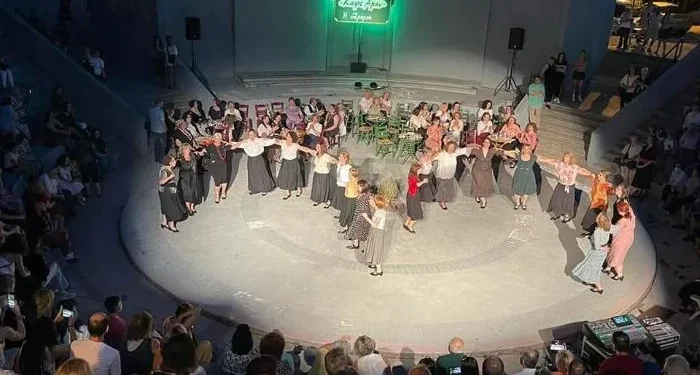 Δήμος Αθηναίων: Μήνας Καλλιτεχνικής Δημιουργίας και Έκφρασης Δήμος Αθηναίων: Μήνας Καλλιτεχνικής Δημιουργίας και Έκφρασης