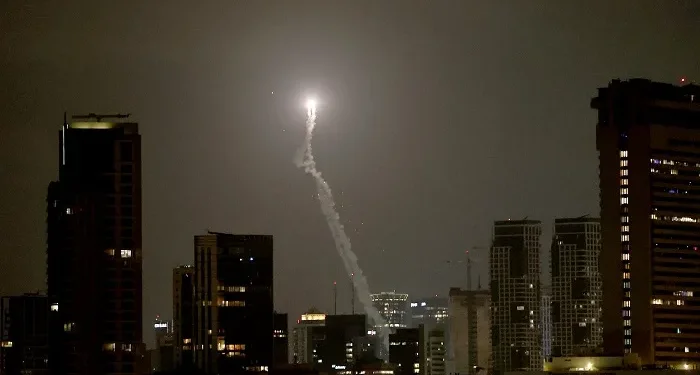 Μπαράζ ιρανικών επιθέσεων στο Ισραήλ λίγο πριν την έναρξη της εκεχειρίας – Τουλάχιστον τρεις νεκροί Μπαράζ ιρανικών επιθέσεων στο Ισραήλ λίγο πριν την έναρξη της εκεχειρίας – Τουλάχιστον τρεις νεκροί