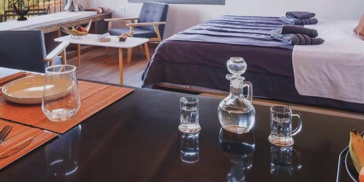 Airbnb: Πώς θα κυμανθούν οι διανυκτερεύσεις σε Ελλάδα και Ευρώπη