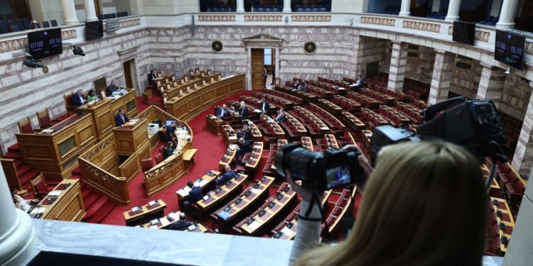 Θετικά αξιολογούν τις διατάξεις του νομοσχεδίου για τον Τύπο οι φορείς που εκλήθησαν στην αρμόδια επιτροπή – FANTOMAS.GR