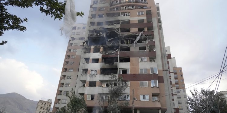 Κρίση στη Μέση Ανατολή: Τι επιδιώκει το Ισραήλ με την επίθεση στο Ιράν