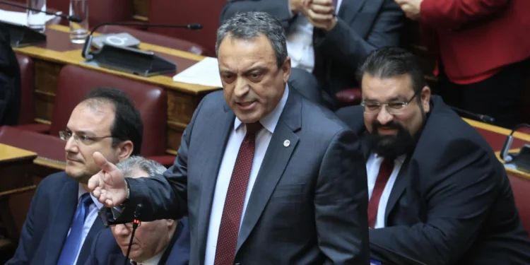 Η Βουλή θα λειτουργήσει για πρώτη φορά στη Μεταπολίτευση με 297 μέλη – Το Ανώτατο Ειδικό Δικαστήριο, αποφάσισε για τους Σπαρτιάτες – Τρεις Βουλευτές χάνουν τις έδρες τους, ανάμεσά τους ο Στίγκας, κενές οι θέσεις τους