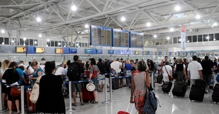 Χάος στις πτήσεις μετά την ισραηλινή επίθεση στο Ιράν – «Εγκλωβισμένοι» εκατοντάδες τουρίστες