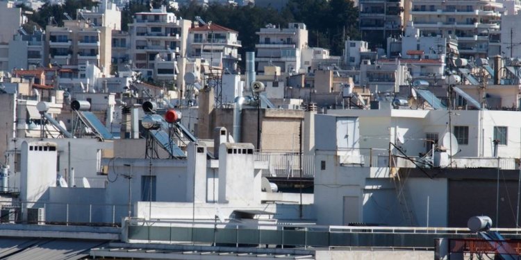 Τράπεζα της Ελλάδος : “Βουνό” η απόκτηση στέγης – Έως και μισός μισθός για δαπάνες στέγασης