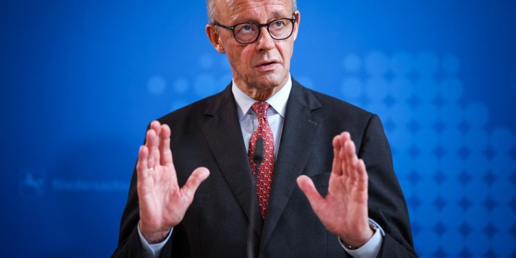 Τηλεφωνική επικοινωνία Μερτς-Νετανιάχου: Ο Γερμανός καγκελάριος κάλεσε τον Ισραηλινό πρωθυπουργό να βοηθήσει να τερματιστεί η επισιτιστική κρίση στη Γάζα Τηλεφωνική επικοινωνία Μερτς-Νετανιάχου: Ο Γερμανός καγκελάριος κάλεσε τον Ισραηλινό πρωθυπουργό να βοηθήσει να τερματιστεί η επισιτιστική κρίση στη Γάζα