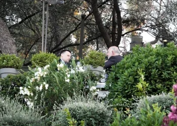 Συνάντηση του Χάρη Δούκα με τον Πιέρ Μοσκοβισί – Τι συζήτησαν