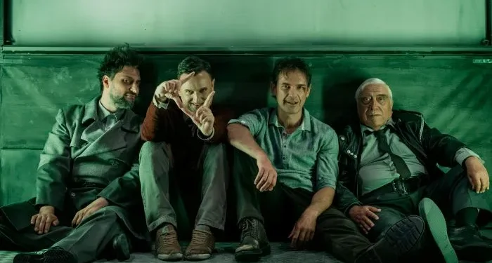 «Ο Πουπουλένιος» του Μάρτιν ΜακΝτόνα για 2η χρονιά στο Σύγχρονο Θέατρο