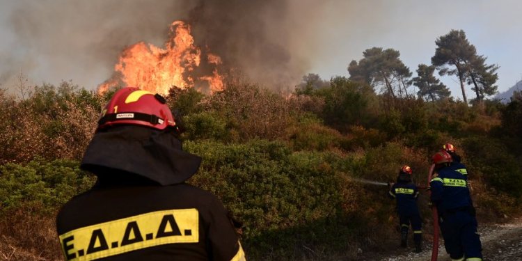 Νέα φωτιά στη Λέσβο κοντά στη Μονή του Αγίου Ιγνατίου – FANTOMAS.GR
