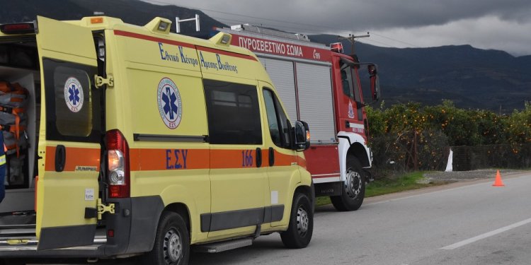Καστοριά: Ολοκλήρώθηκε η επιχείρηση μεταφοράς 78χρονου που είχε πέσει σε γκρεμό